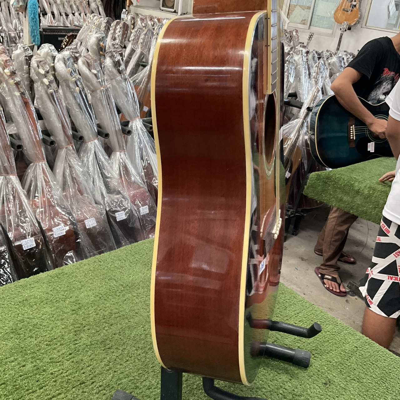 กีต้าร์โปร่ง Legend : WG-20 BS