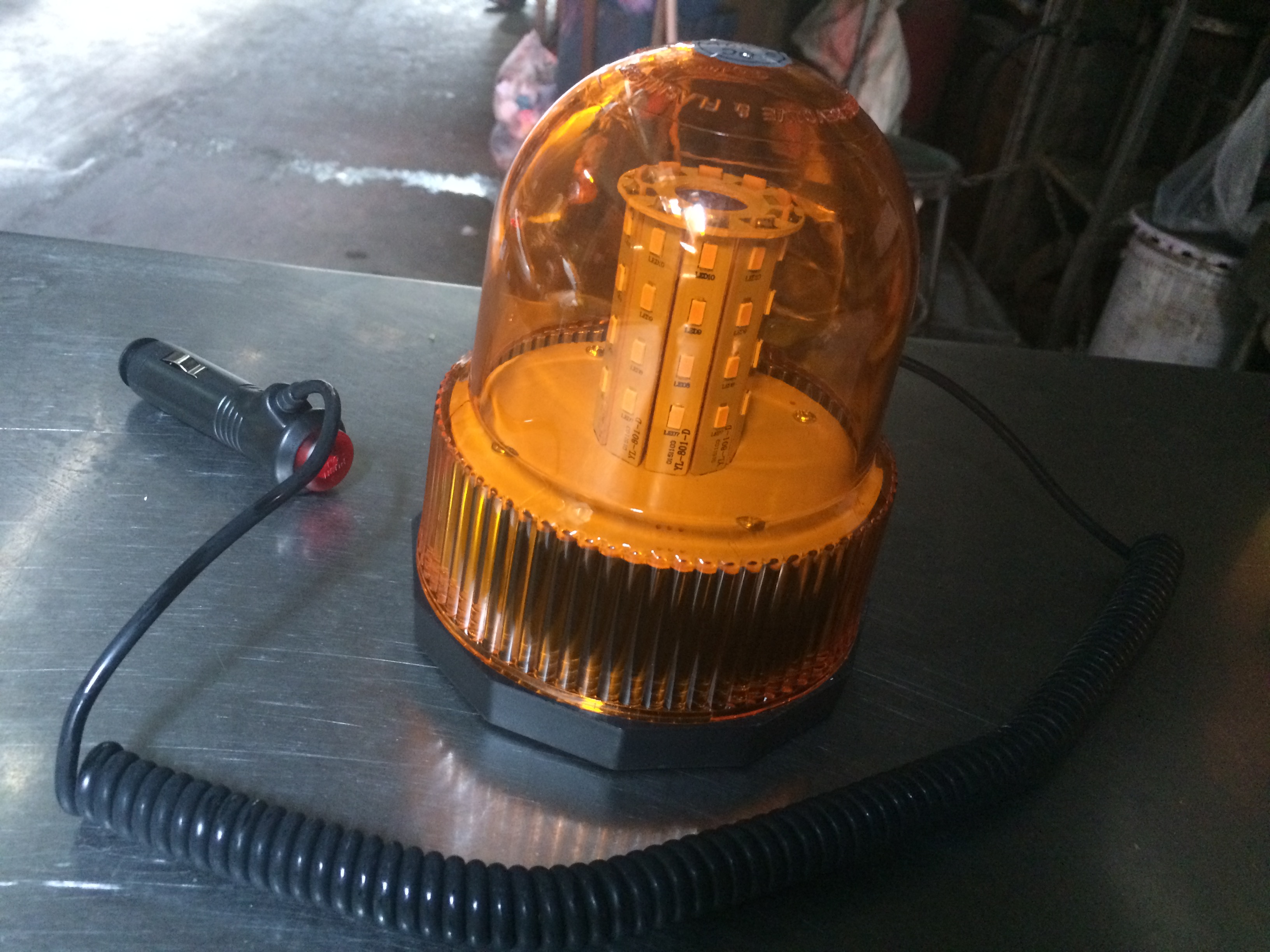 ไฟหมุน กระพริบ LED ฐานแม่เหล็ก 5 6 นิ้ว 12-24V