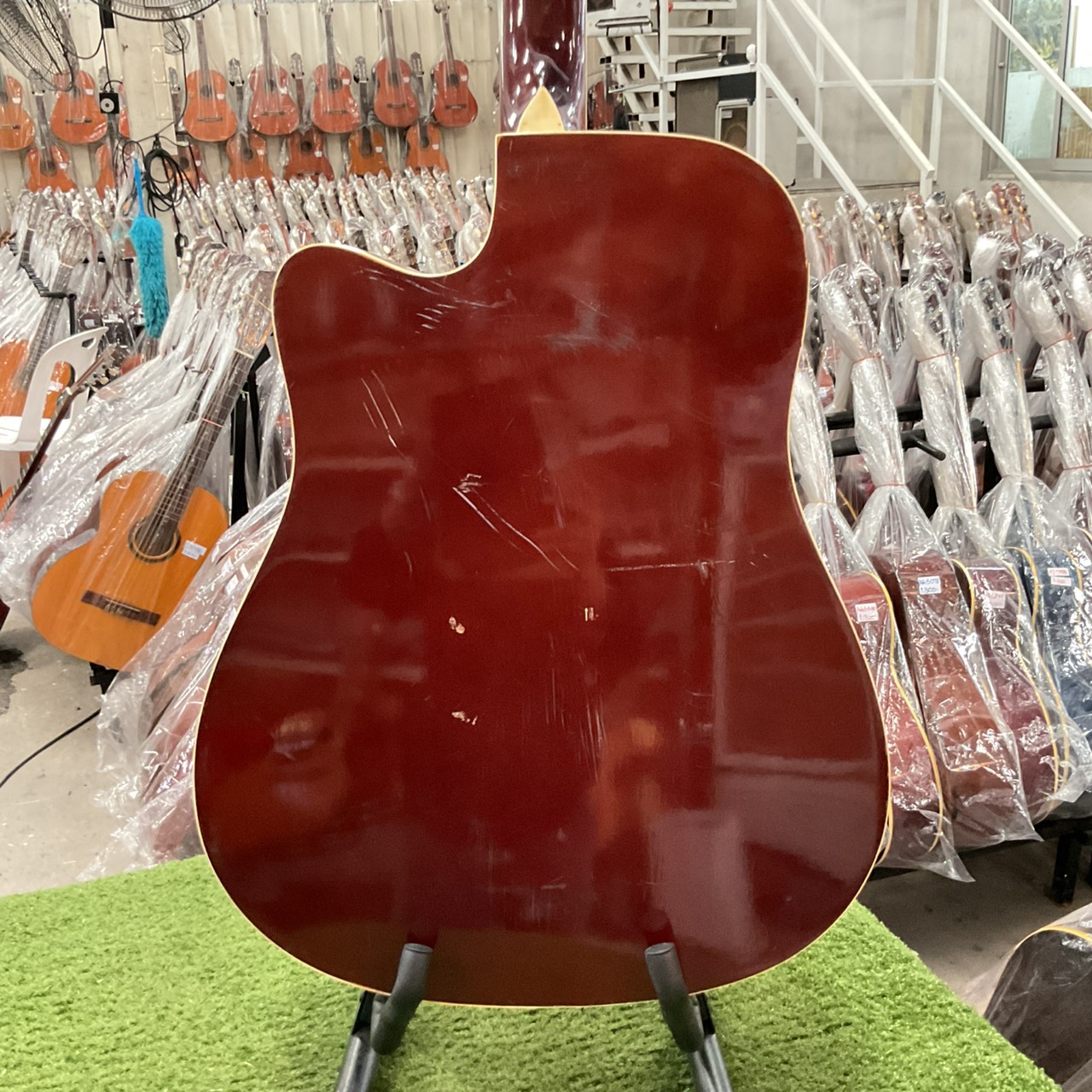 กีต้าร์โปร่ง MoDern