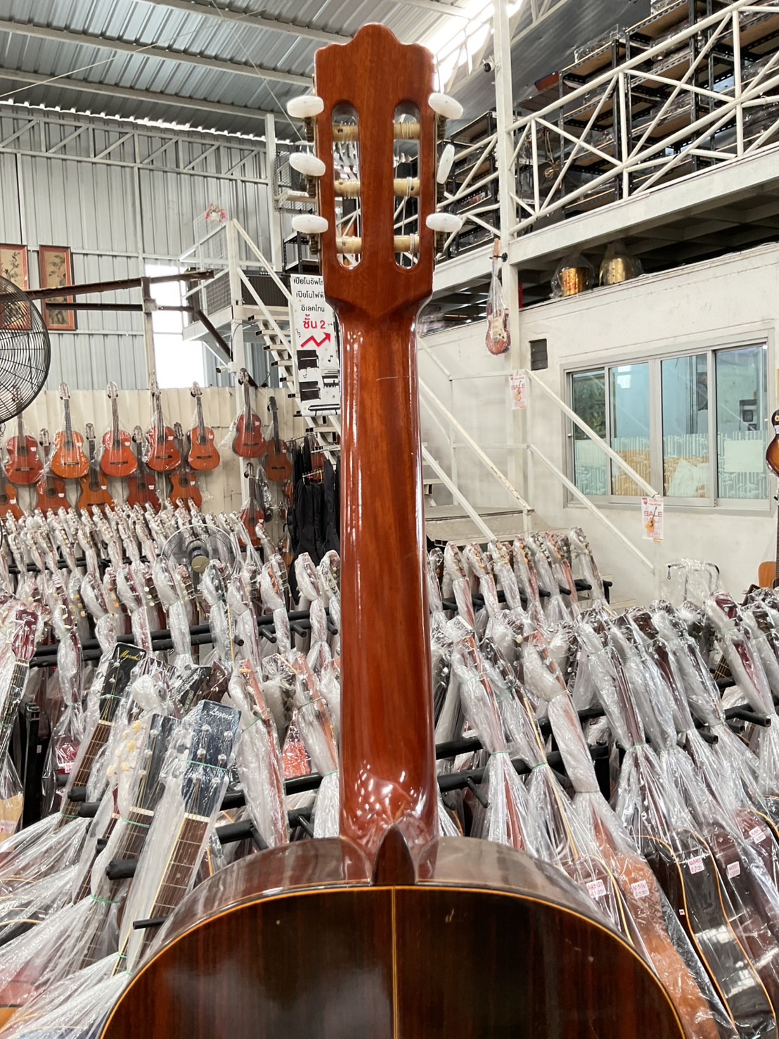 กีต้าร์คลาสสิค Abe Gut : 63E