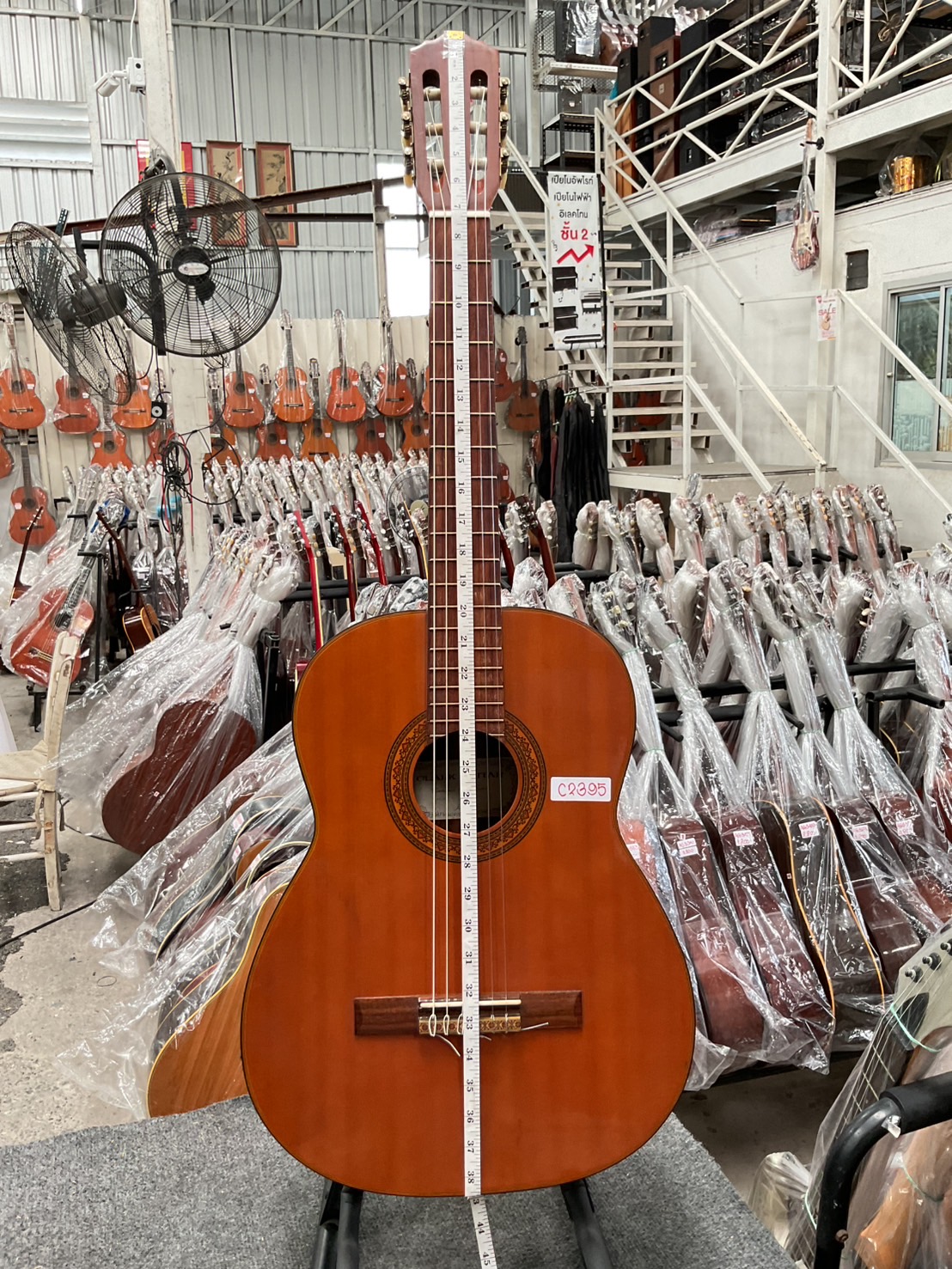 กีต้าร์คลาสสิค CLARK : No.109