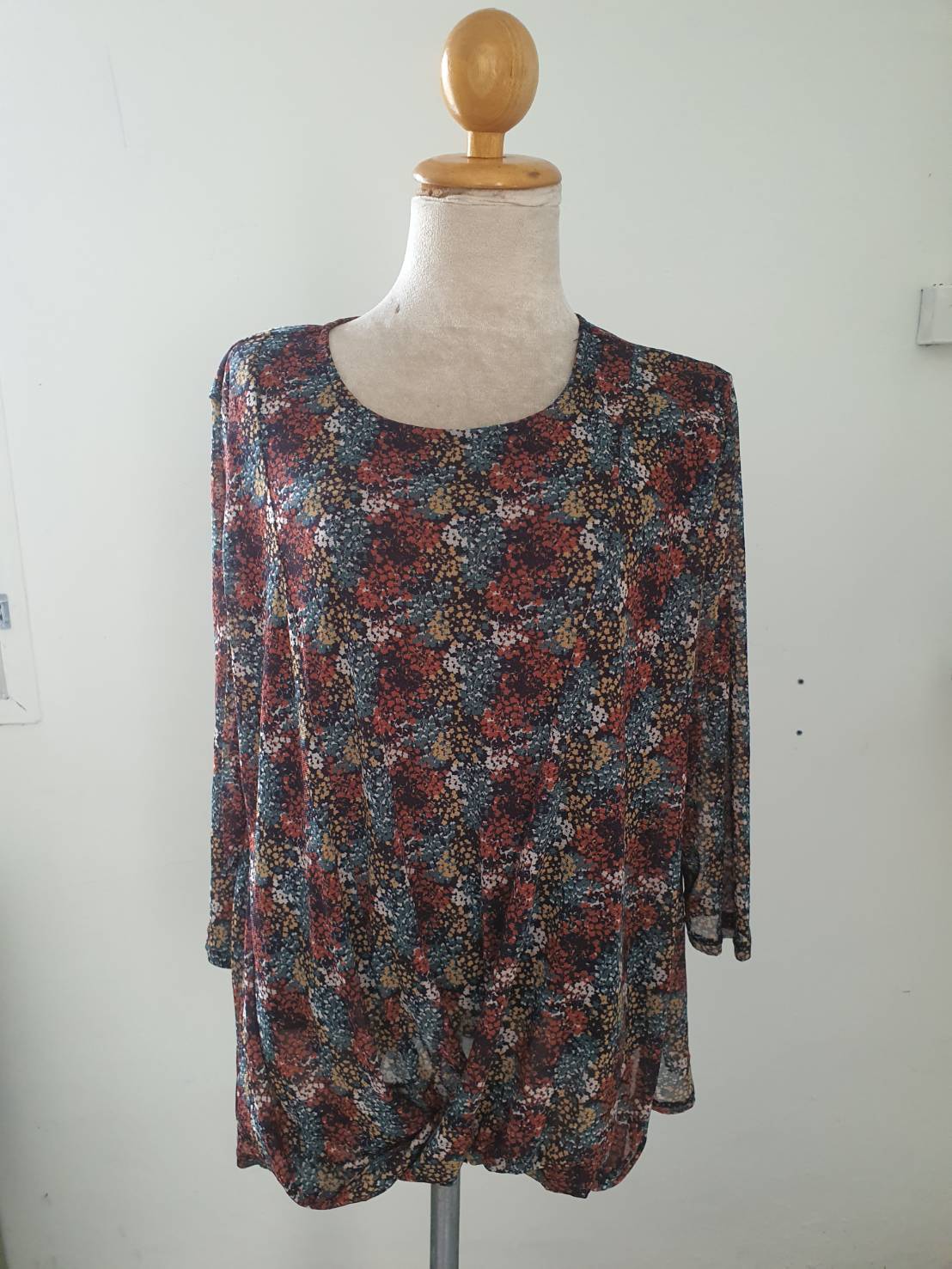 FF05661 เสื้อแฟชั่น มือสอง ลวดลายสวย แบรนด์ EMALINE
