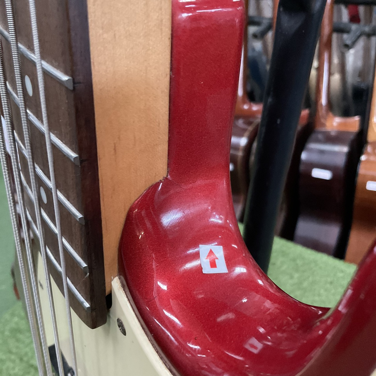 กีต้าร์เบส BUSKER'S