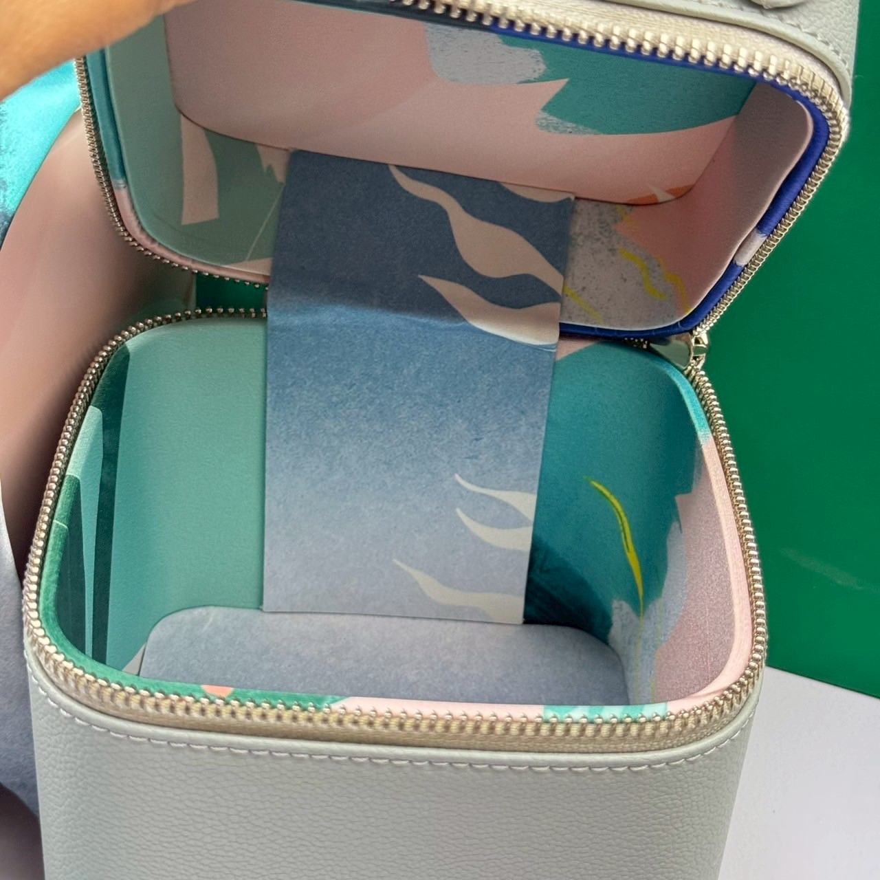 La mer Cosmetics Bag