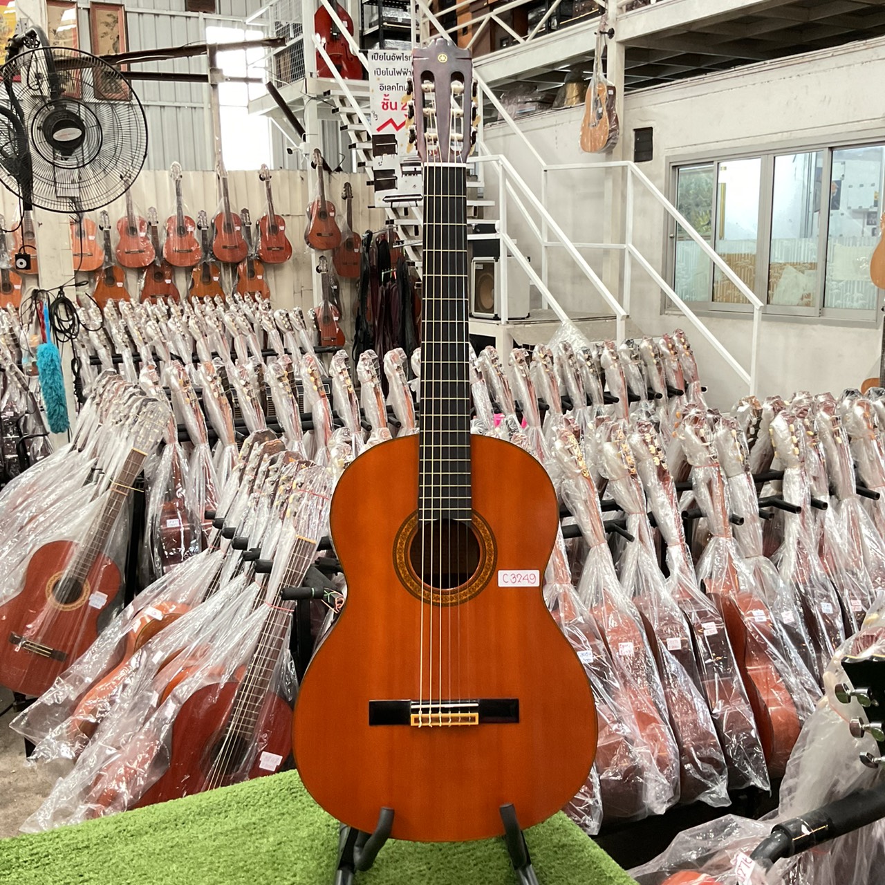 กีต้าร์คลาสสิค YAMAHA : C-180