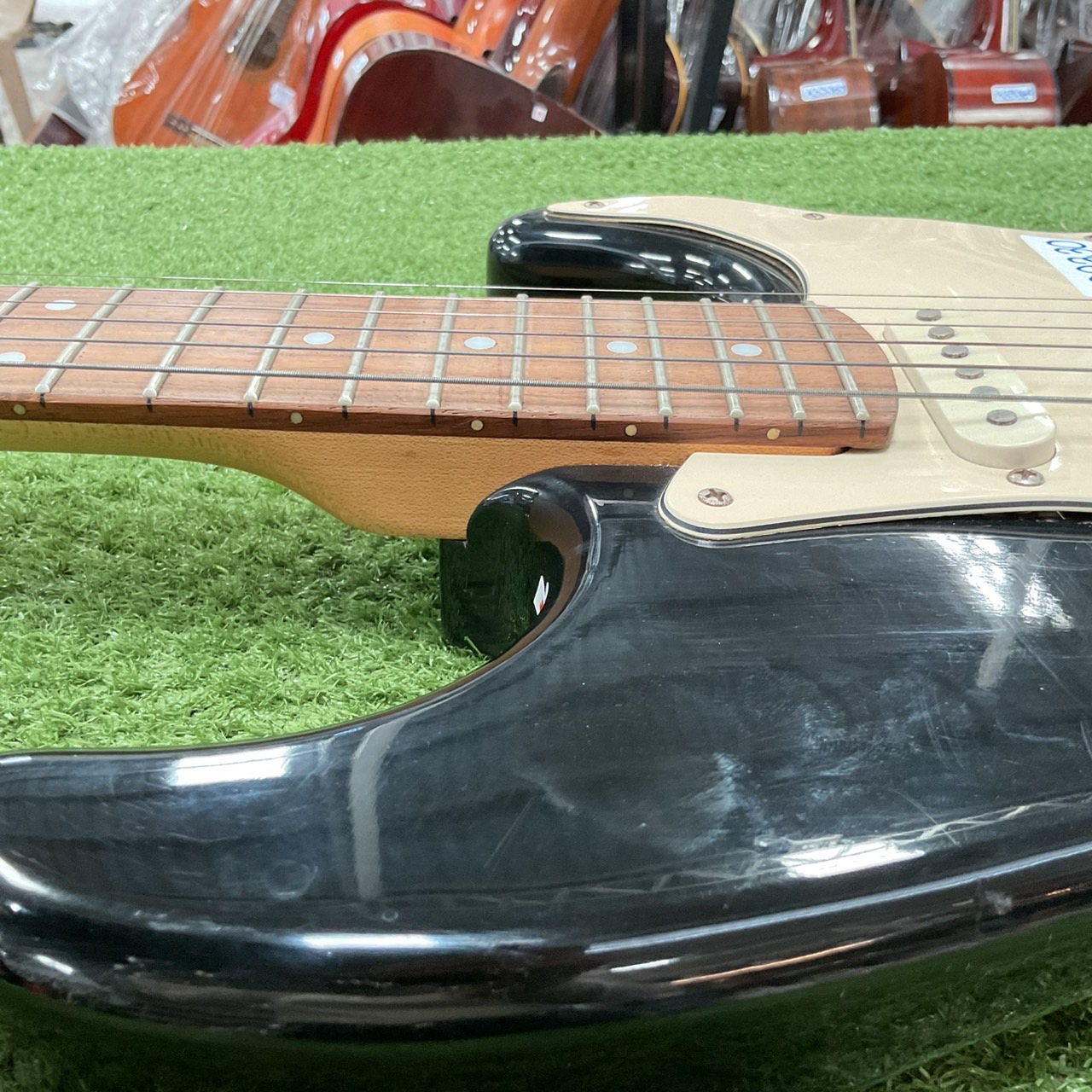 กีต้าร์ไฟฟ้า Photogenic