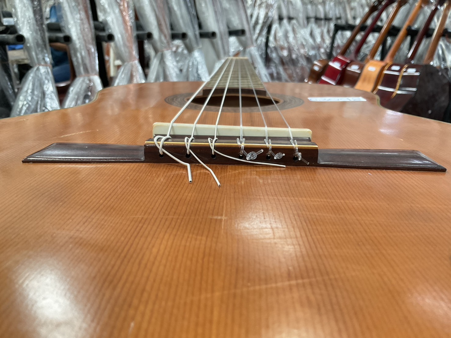 กีต้าร์คลาสสิค ยี่ห้อตามภาพ