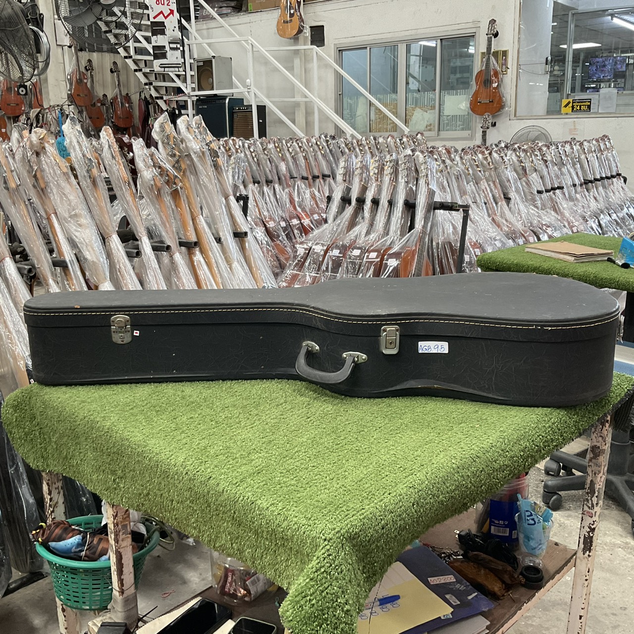 กล่องเคสกีต้าร์โปร่ง