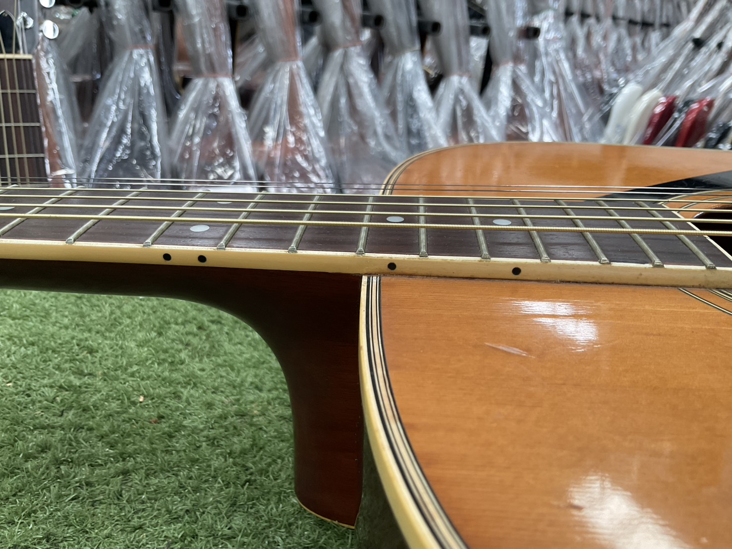 กีต้าร์โปร่ง YAMAHA : FG-200D