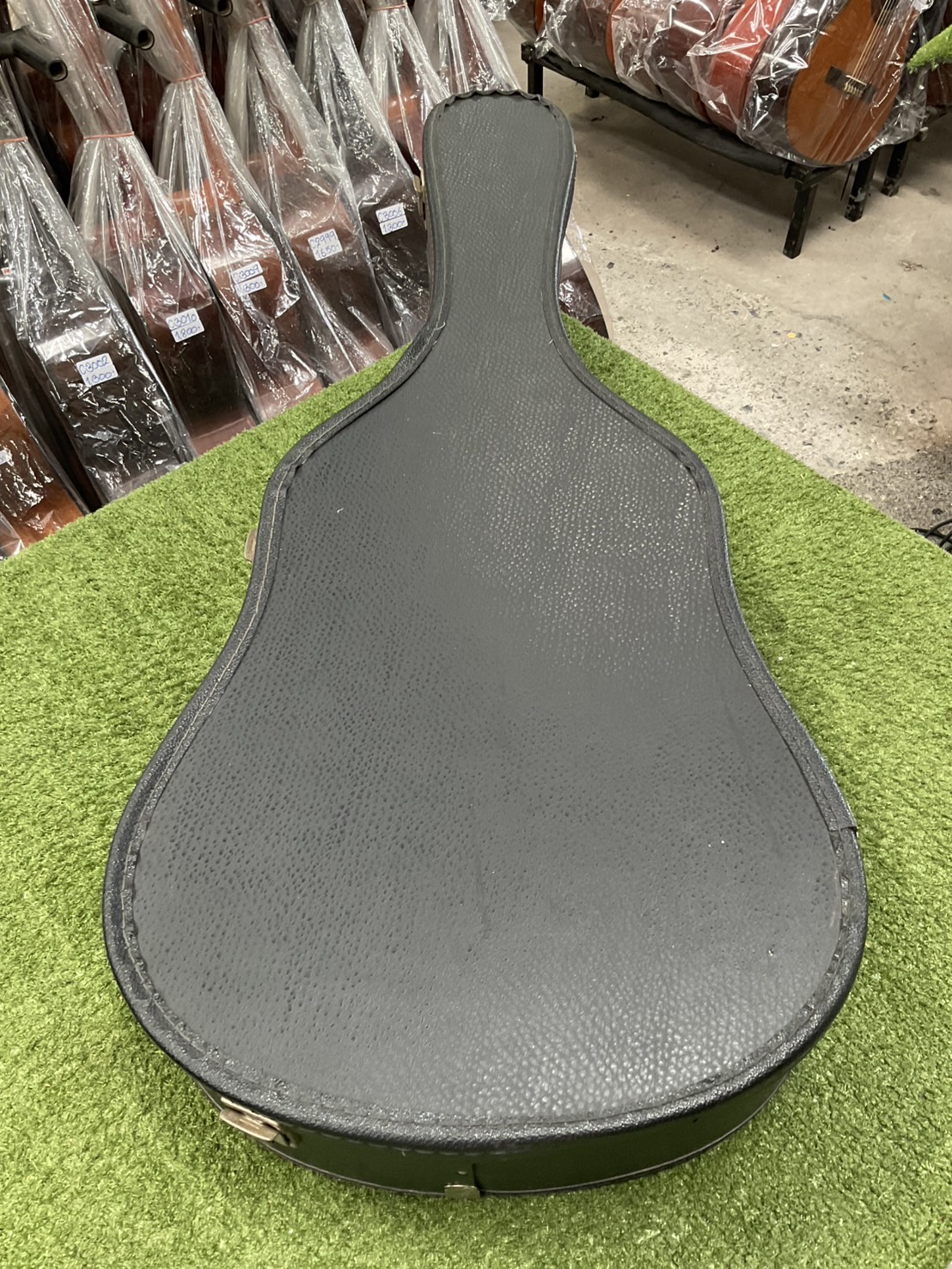 กล่องเคสกีต้าร์คลาสสิค