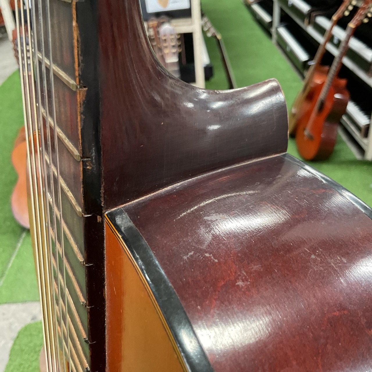 กีต้าร์คลาสสิค Azalea