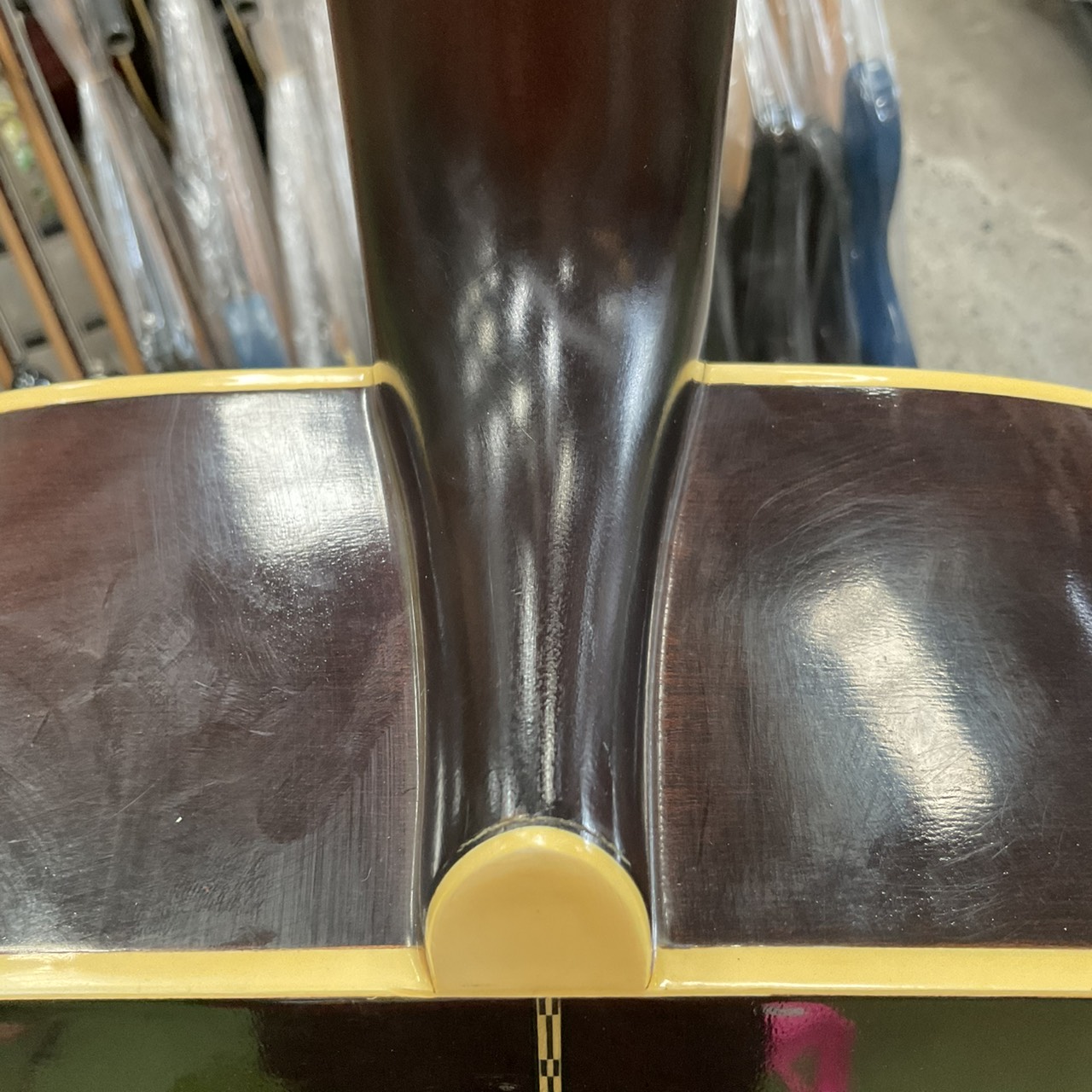 กีต้าร์โปร่งไฟฟ้า YAMAHA : FG-201B