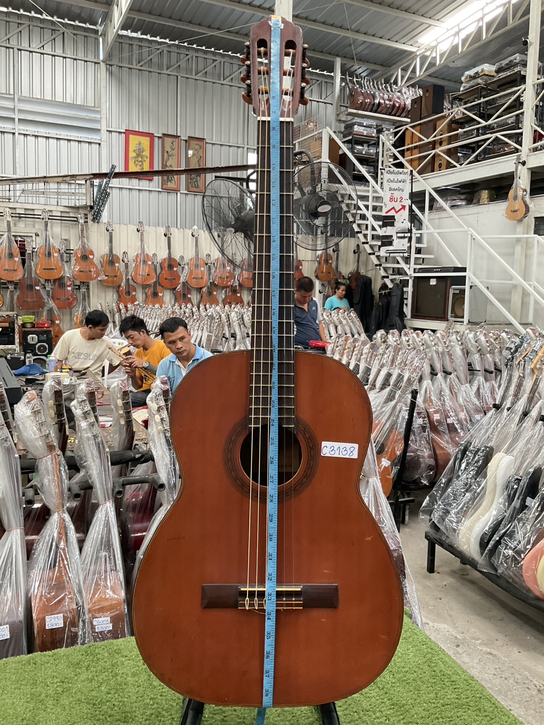 กีต้าร์คลาสสิค ยี่ห้อตามภาพ