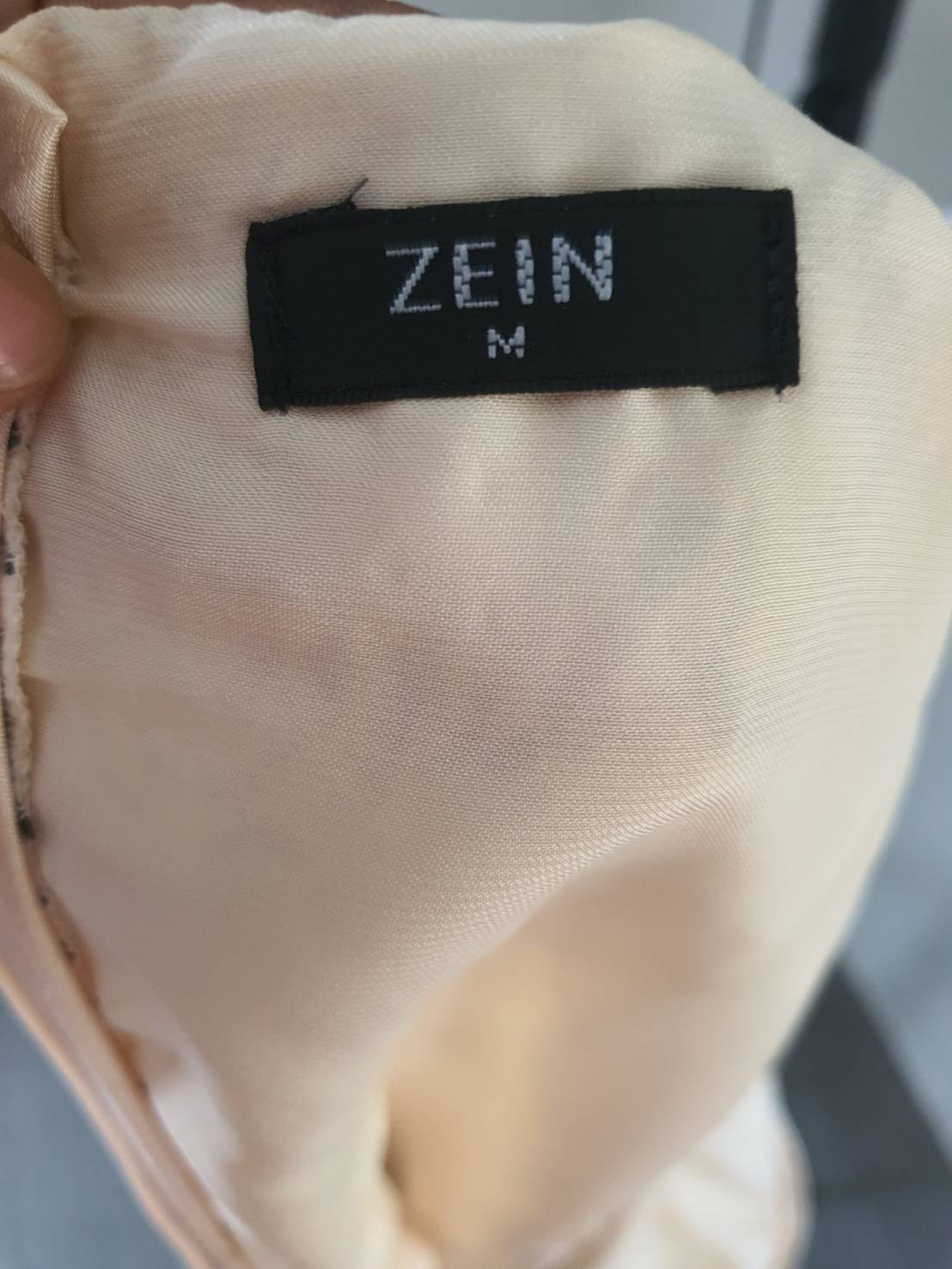 FF06057 เดรสแฟชั่นลูกไม้ สีครีม แบรนด์ ZEIN SIZE M