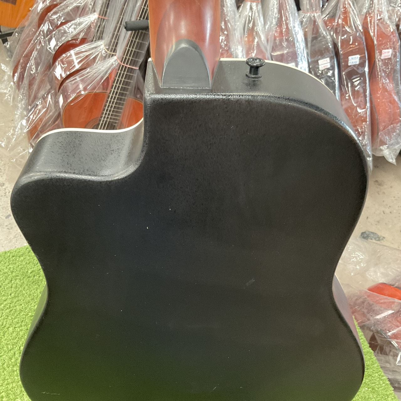 กีต้าร์โปร่งไฟฟ้า Legend : LMB-38