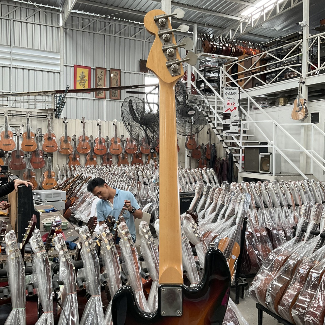 กีต้าร์เบส BROTHERS