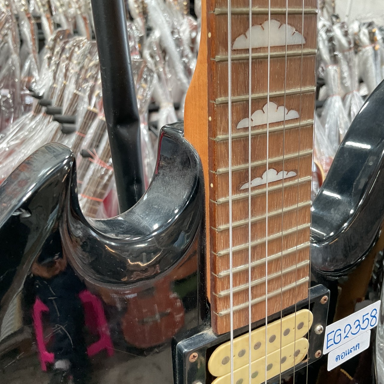 กีต้าร์ไฟฟ้า CRANKY