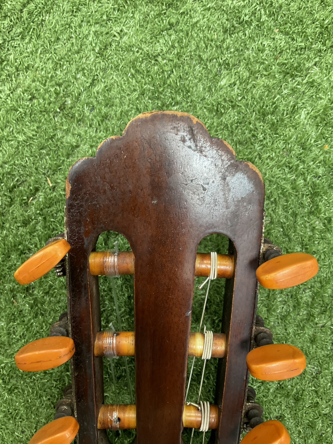 กีต้าร์คลาสสิค ยี่ห้อตามภาพ