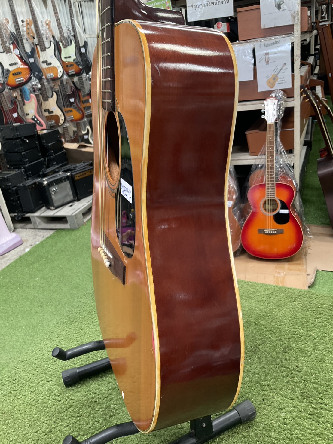 กีต้าร์โปร่ง Phenix : W130