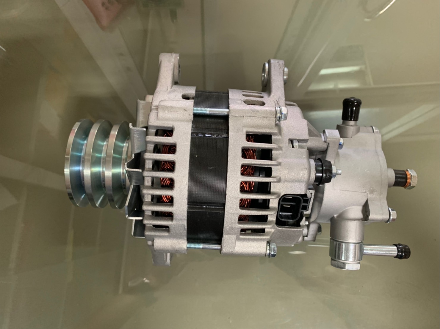 ไดชาร์ท ISUZU NQR 4HF1 3 ร่อง หูตรง ปลั๊กเหลี่ยม 2 ขา 24V 80A