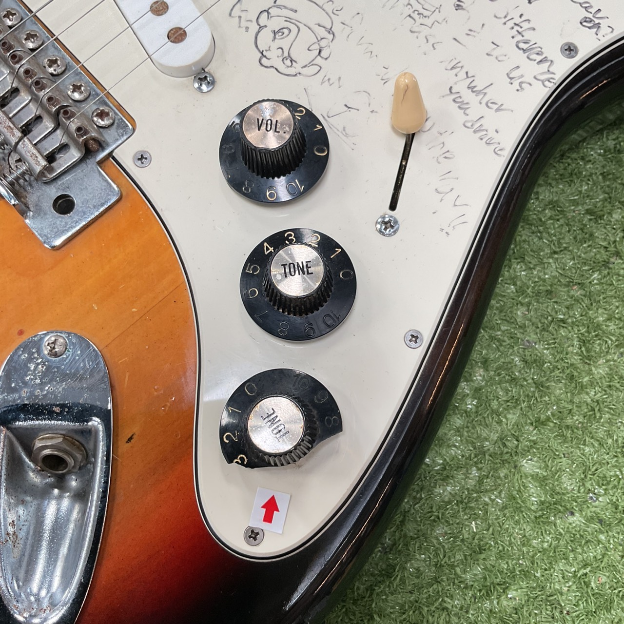 กีต้าร์ไฟฟ้า HOLLY : SPLENDOR