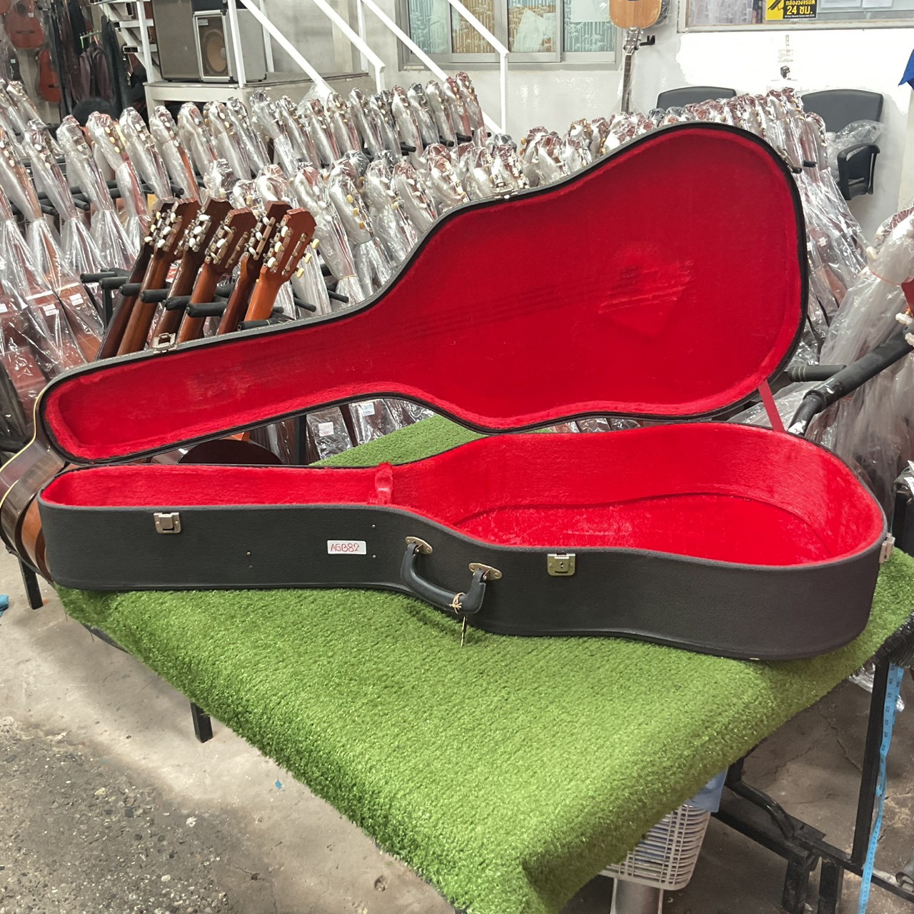 กล่องเคสกีต้าร์โปร่ง