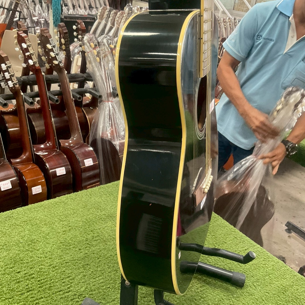 กีต้าร์โปร่ง ARIA : ADF-200BK