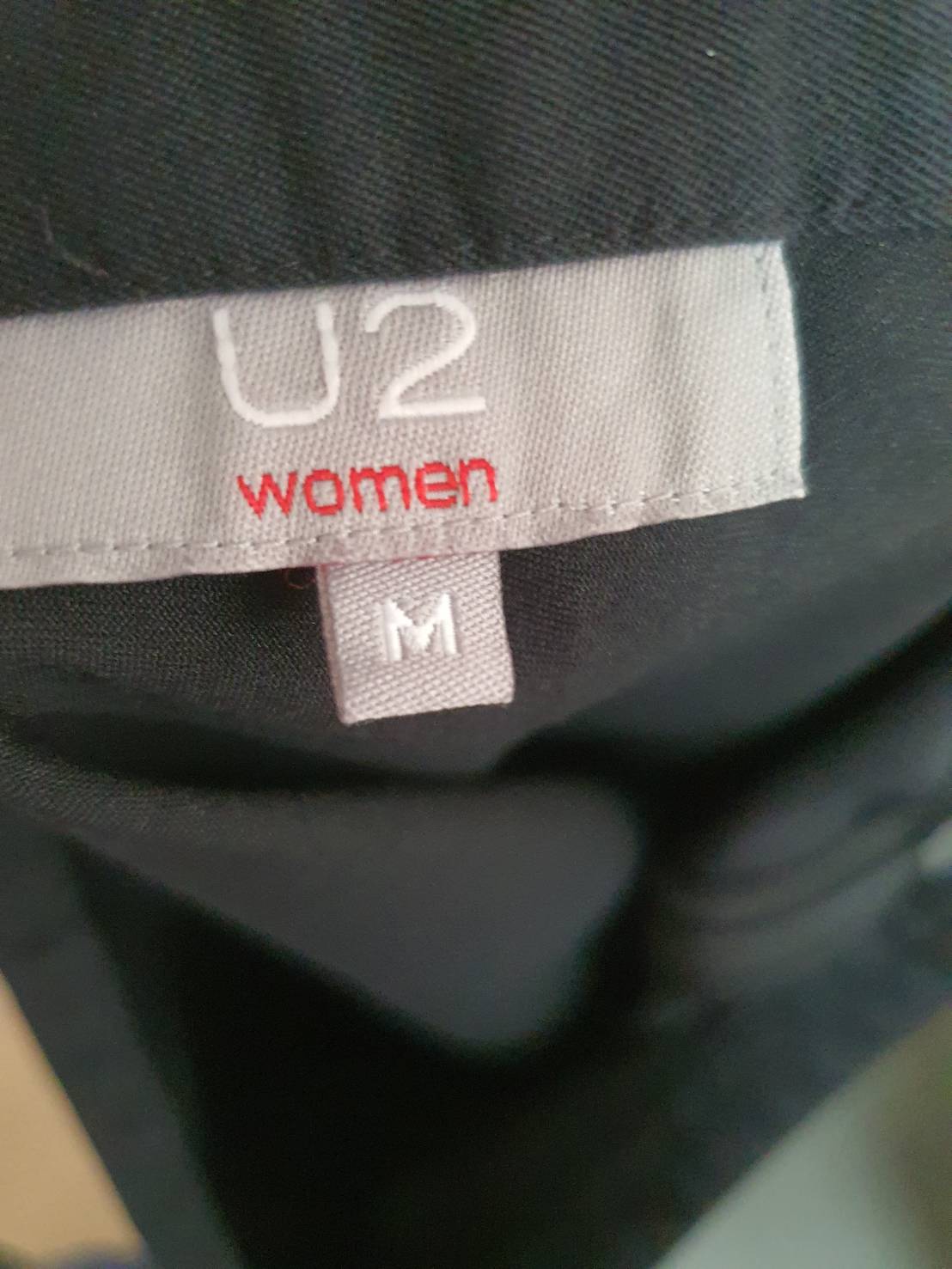 FF06398 FF06399 กระโปรงสีดำ มือสอง U2 เอว 26 นิ้ว