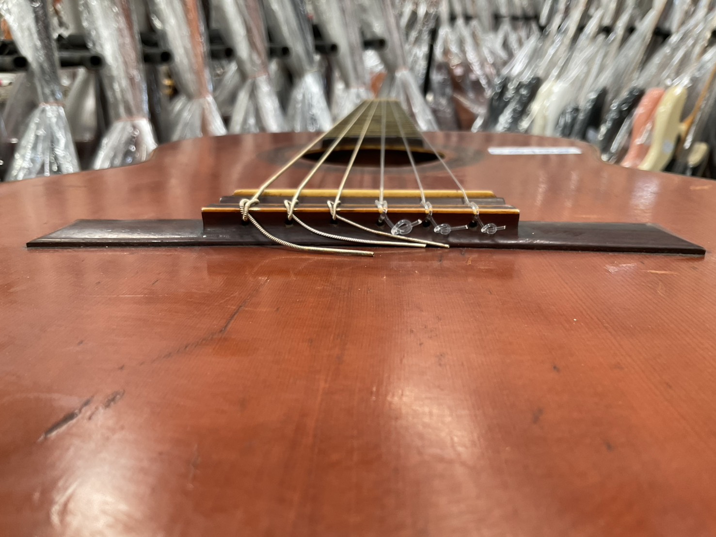 กีต้าร์คลาสสิค ยี่ห้อตามภาพ