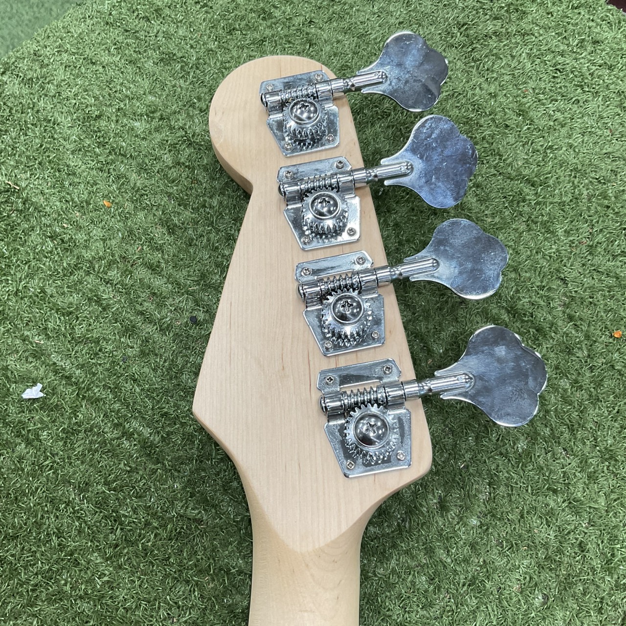 กีต้าร์เบส Gion