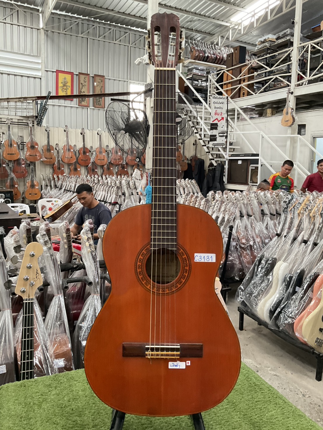 กีต้าร์คลาสสิค CLARK GUITAR : NO.10