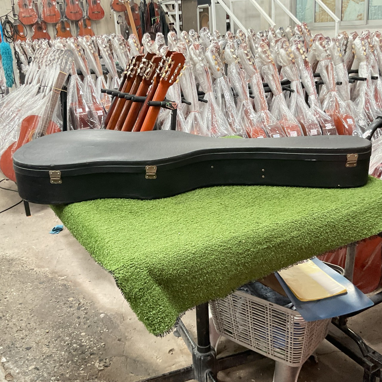 กล่องเคสกีต้าร์คลาสสิค