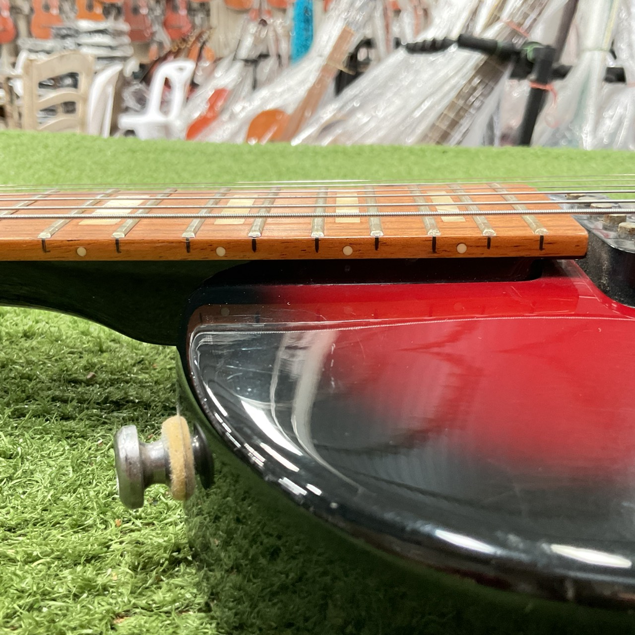 กีต้าร์ไฟฟ้า Grass Roots