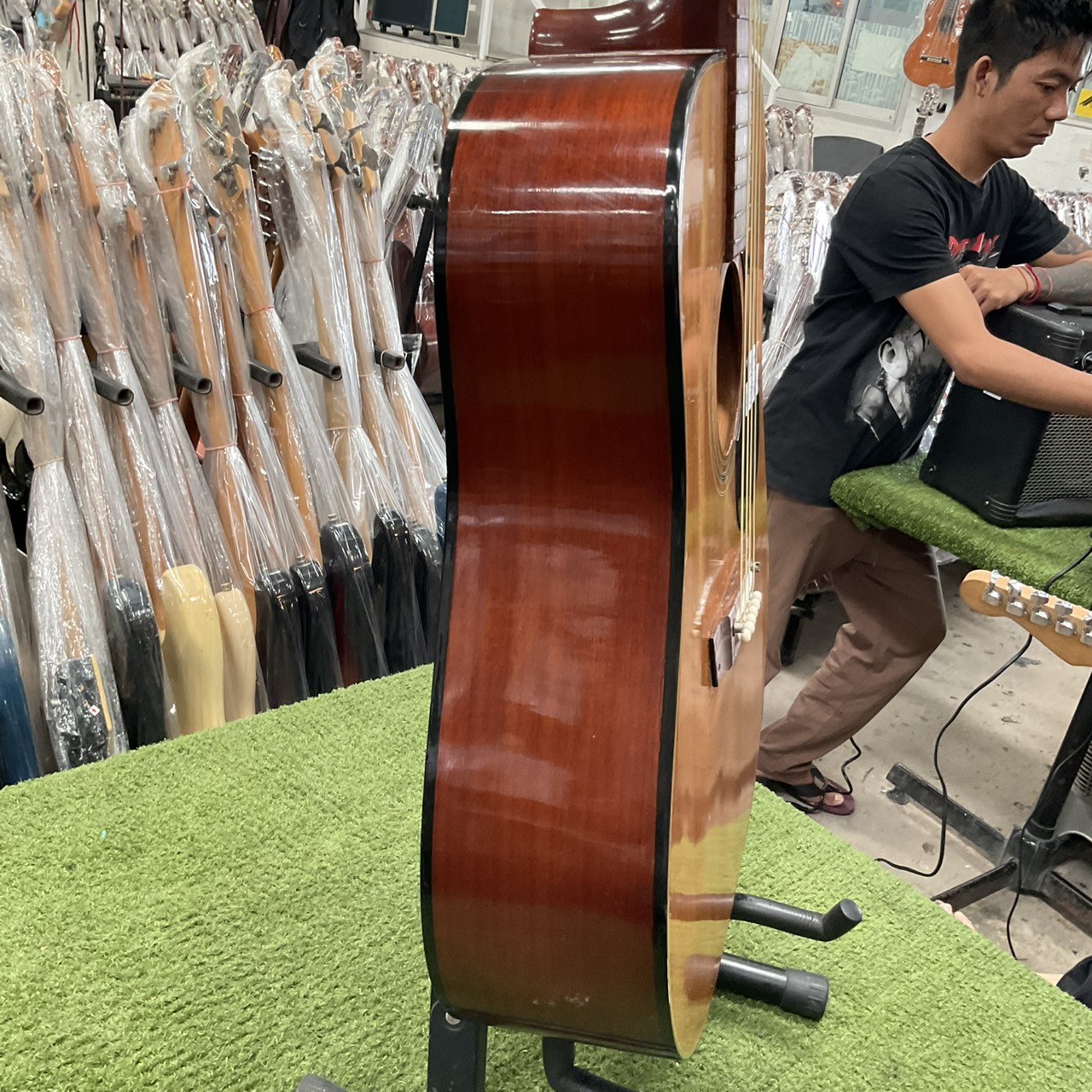 กีต้าร์โปร่ง Marchis : M130