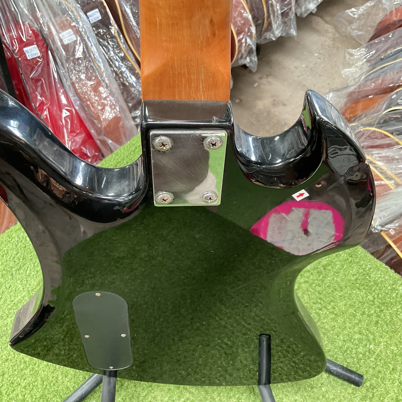 กีต้าร์ไฟฟ้า CRANKY