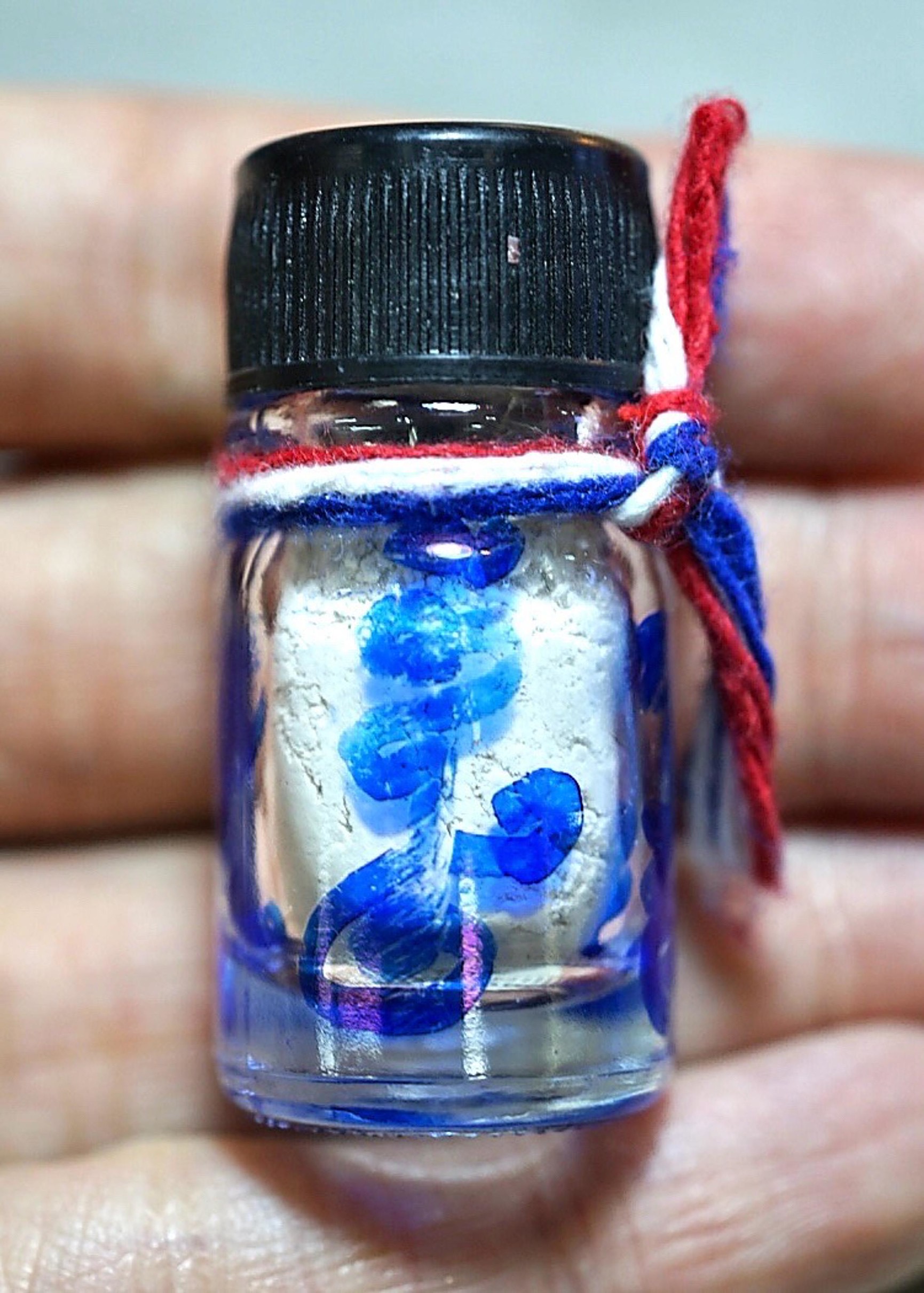 แป้งเสน่ห์หนังตะลุงครูลิเก Shadow Puppet Charming Powder. SKU-04022