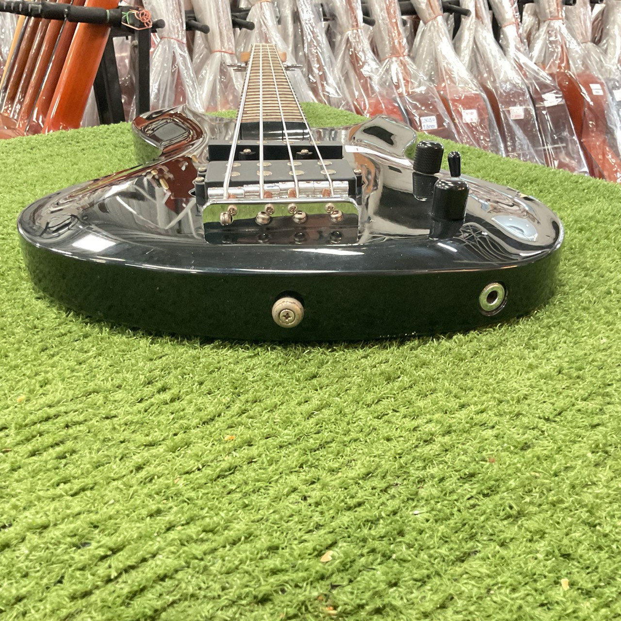 กีต้าร์เบส Aria Pro II