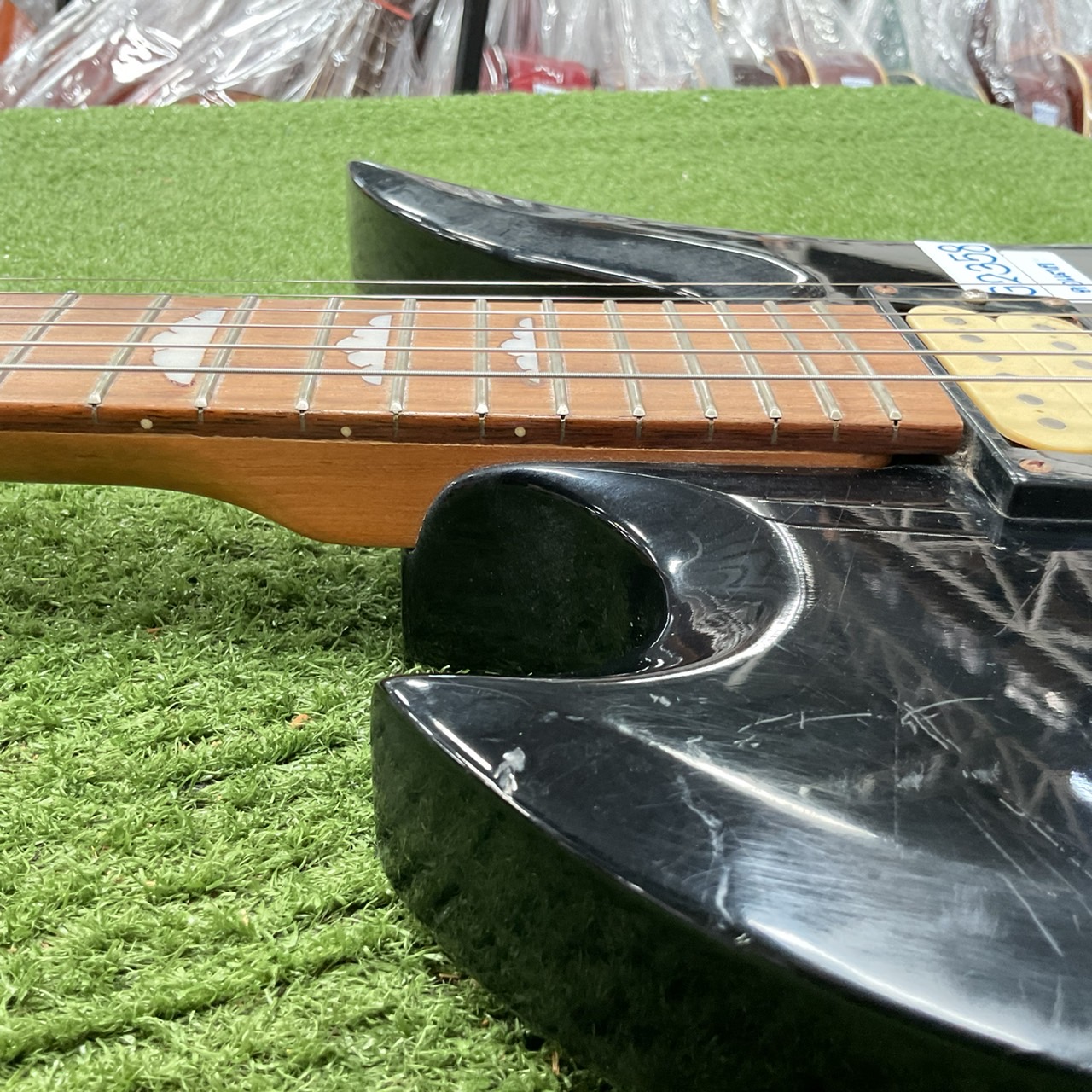 กีต้าร์ไฟฟ้า CRANKY