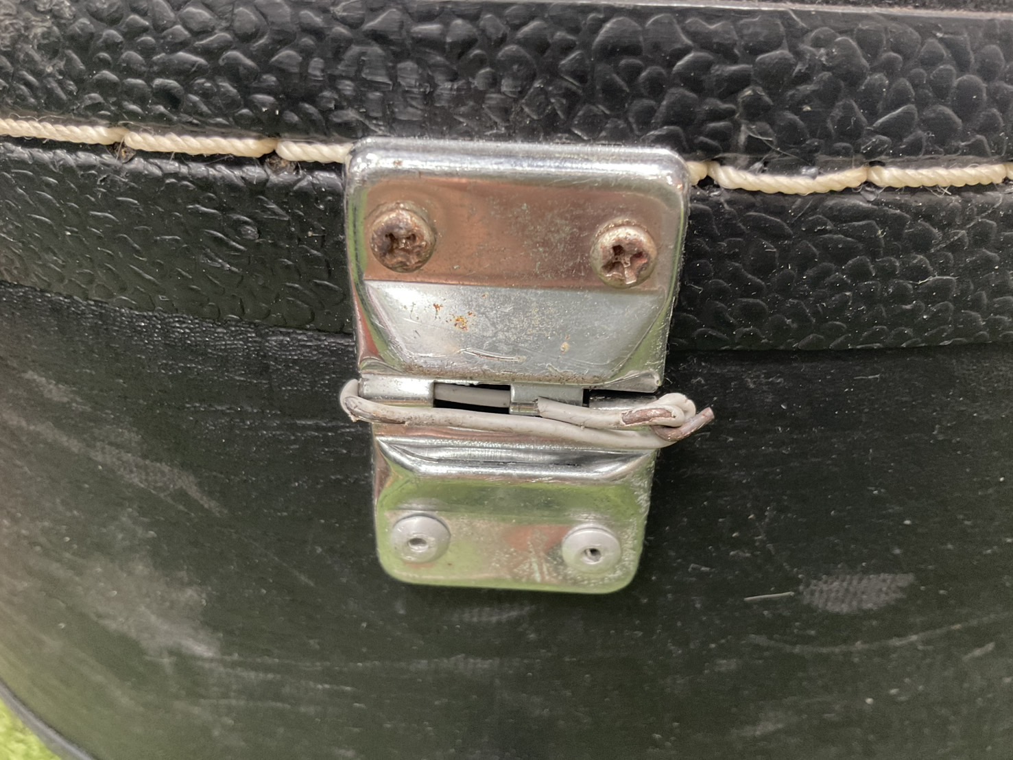 กล่องเคสกีต้าร์โปร่ง