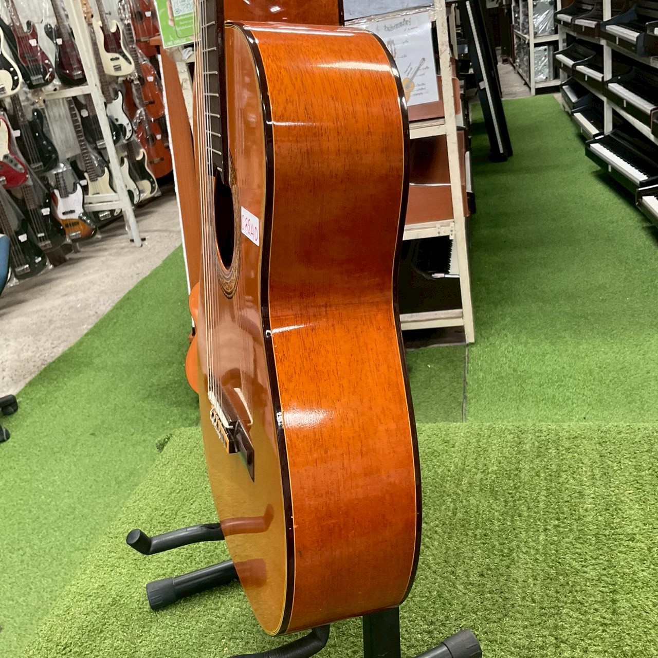 กีต้าร์คลาสสิค Abe : No.320