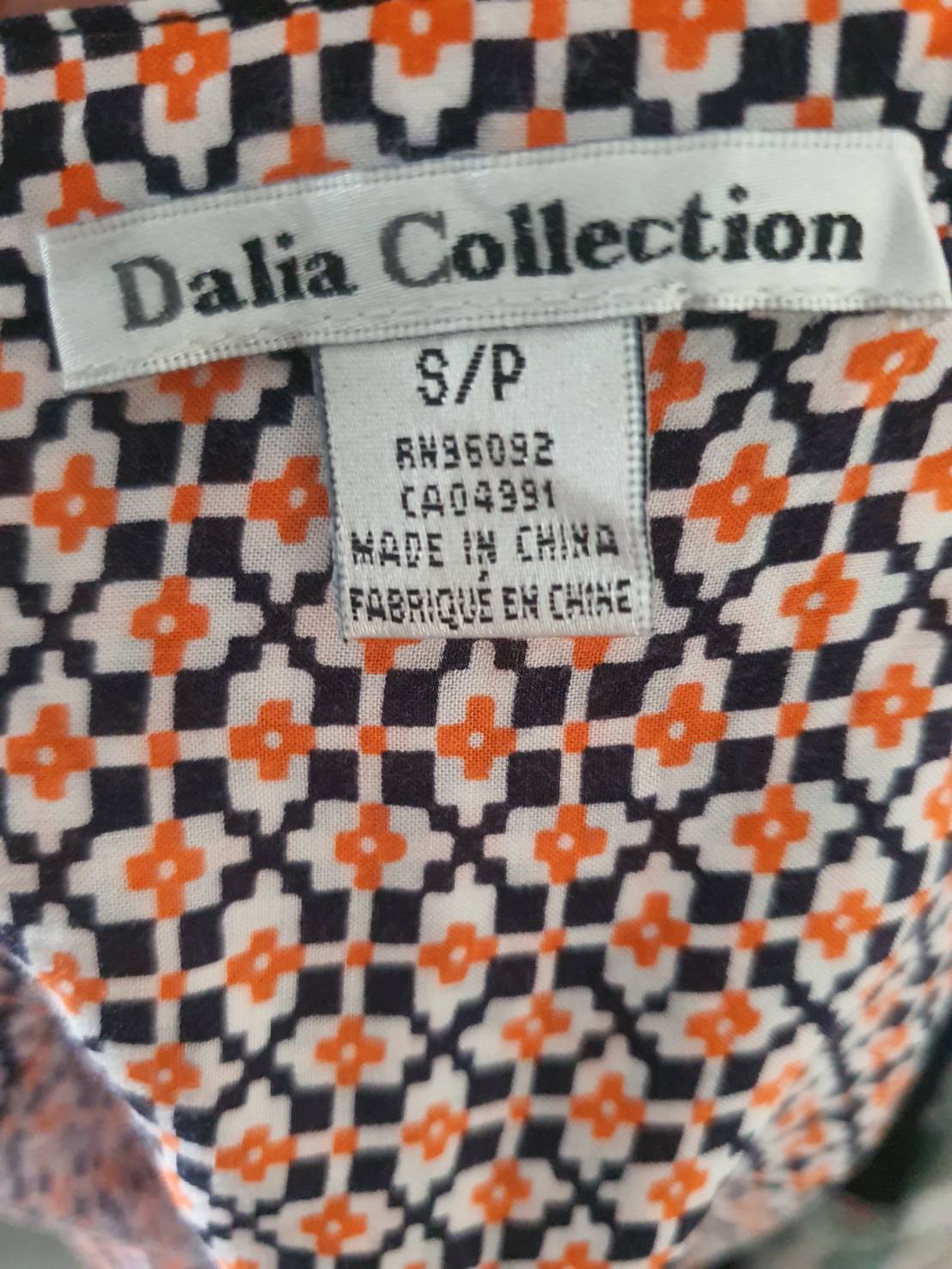 FF06103 เสื้อแฟชั่น มือสอง ลายดดอกส้ม แบรนด์ Dalia Collection อก 36 นิ้ว