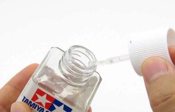 TA87003 Tamiya Cement 40ml (แห้งช้า) กาวฝาขาวทามิย่า