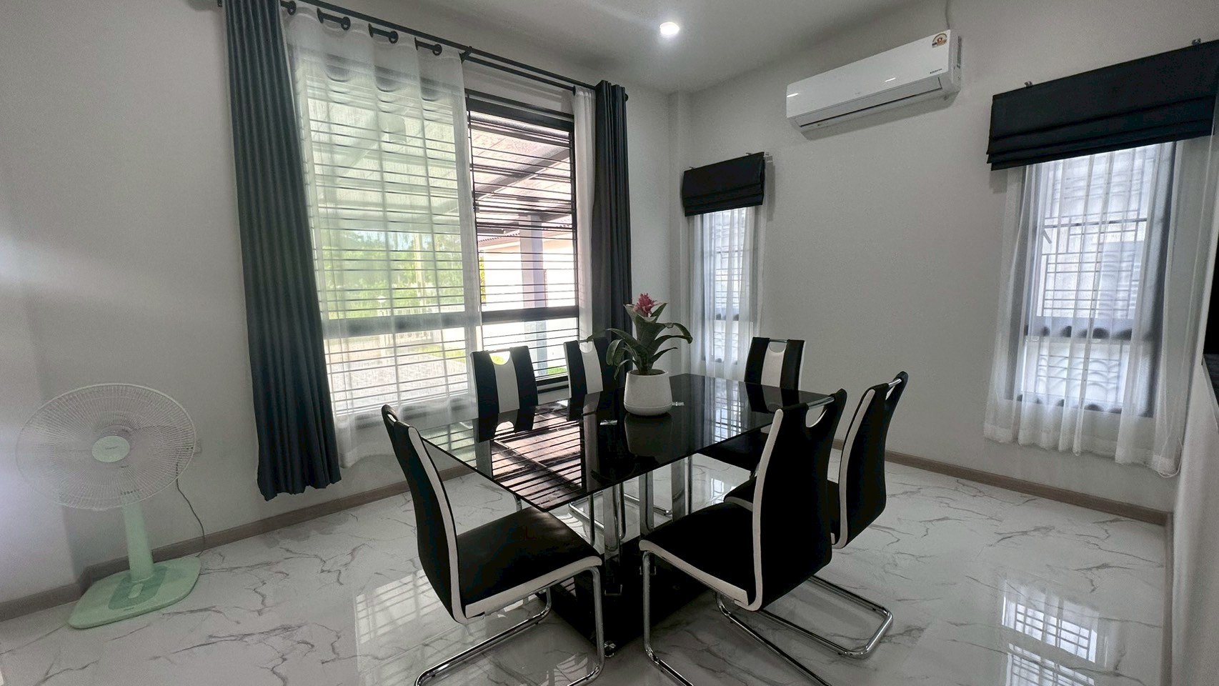 บ้านเช่าพัทยา หนองปลาไหล 3 ห้องนอน 3 ห้องน้ำ บ้านใหม่ ตกแต่งพร้อมอยู่ สวยมาก