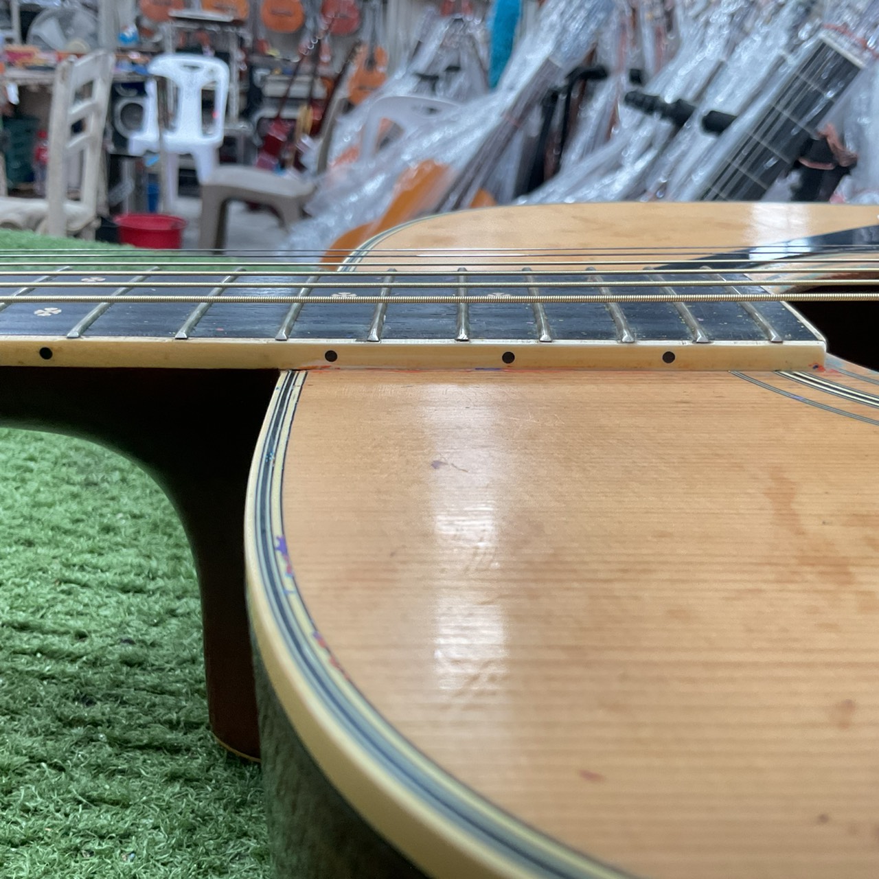 กีต้าร์โปร่งไฟฟ้า YAMAHA : FG-301