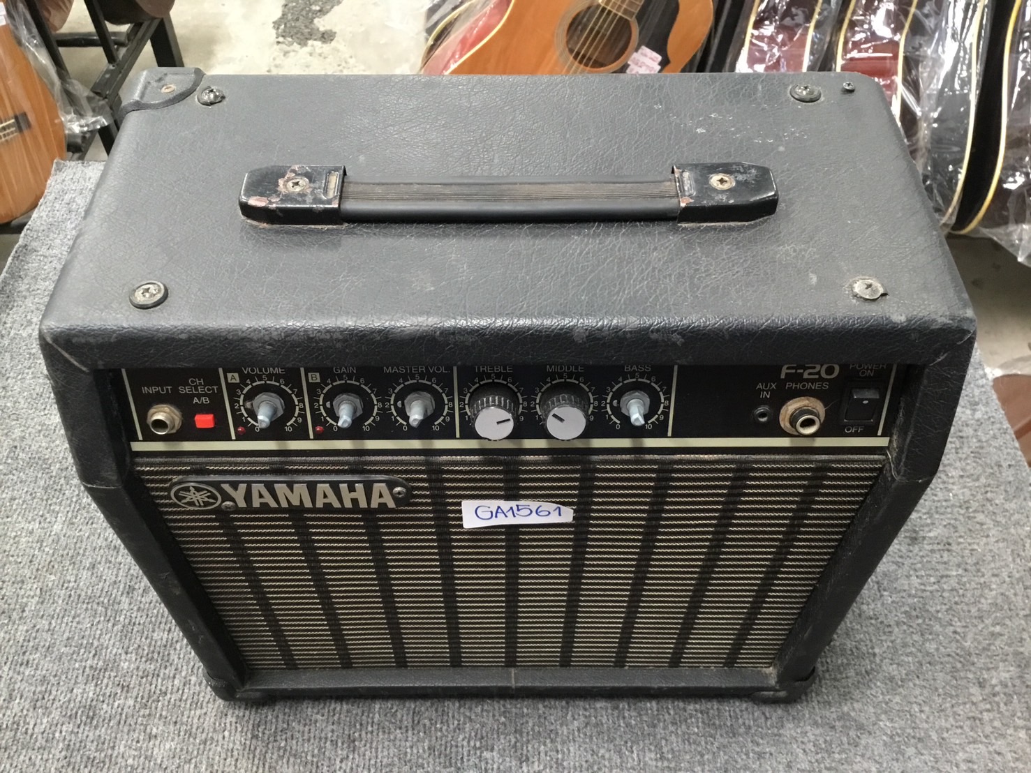 แอมป์กีต้าร์ YAMAHA : F-20