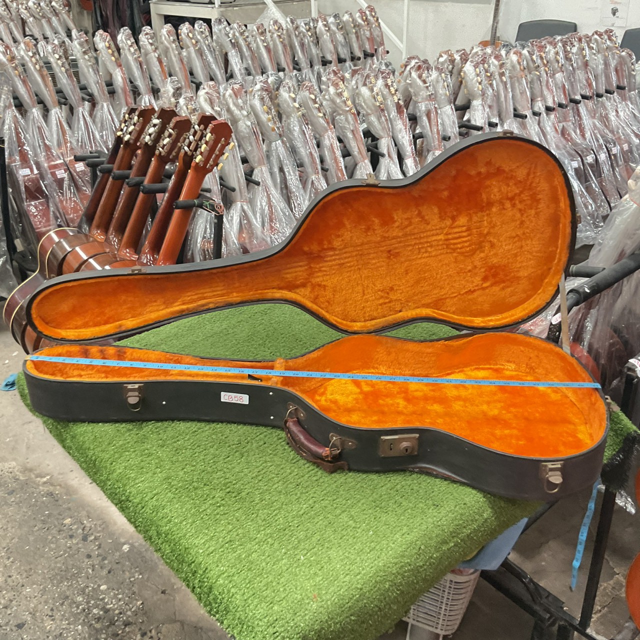 กล่องเคสกีต้าร์คลาสสิค