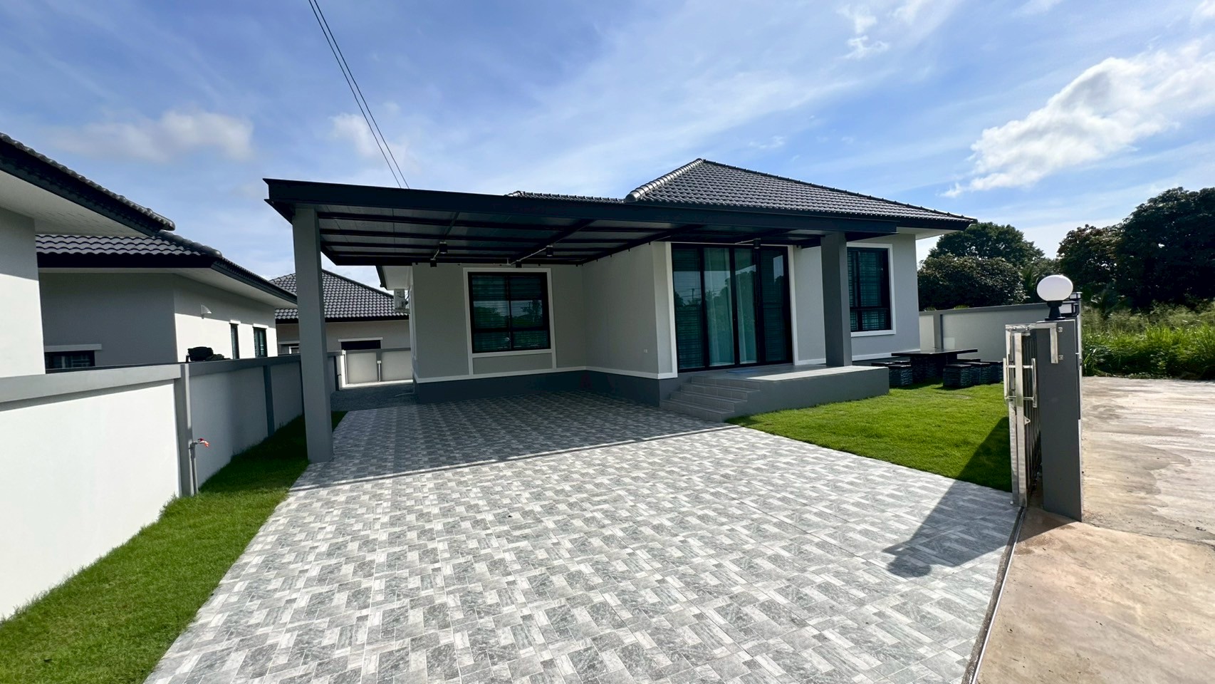 บ้านเช่าพัทยา หนองปลาไหล 3 ห้องนอน 3 ห้องน้ำ บ้านใหม่ ตกแต่งพร้อมอยู่ สวยมาก