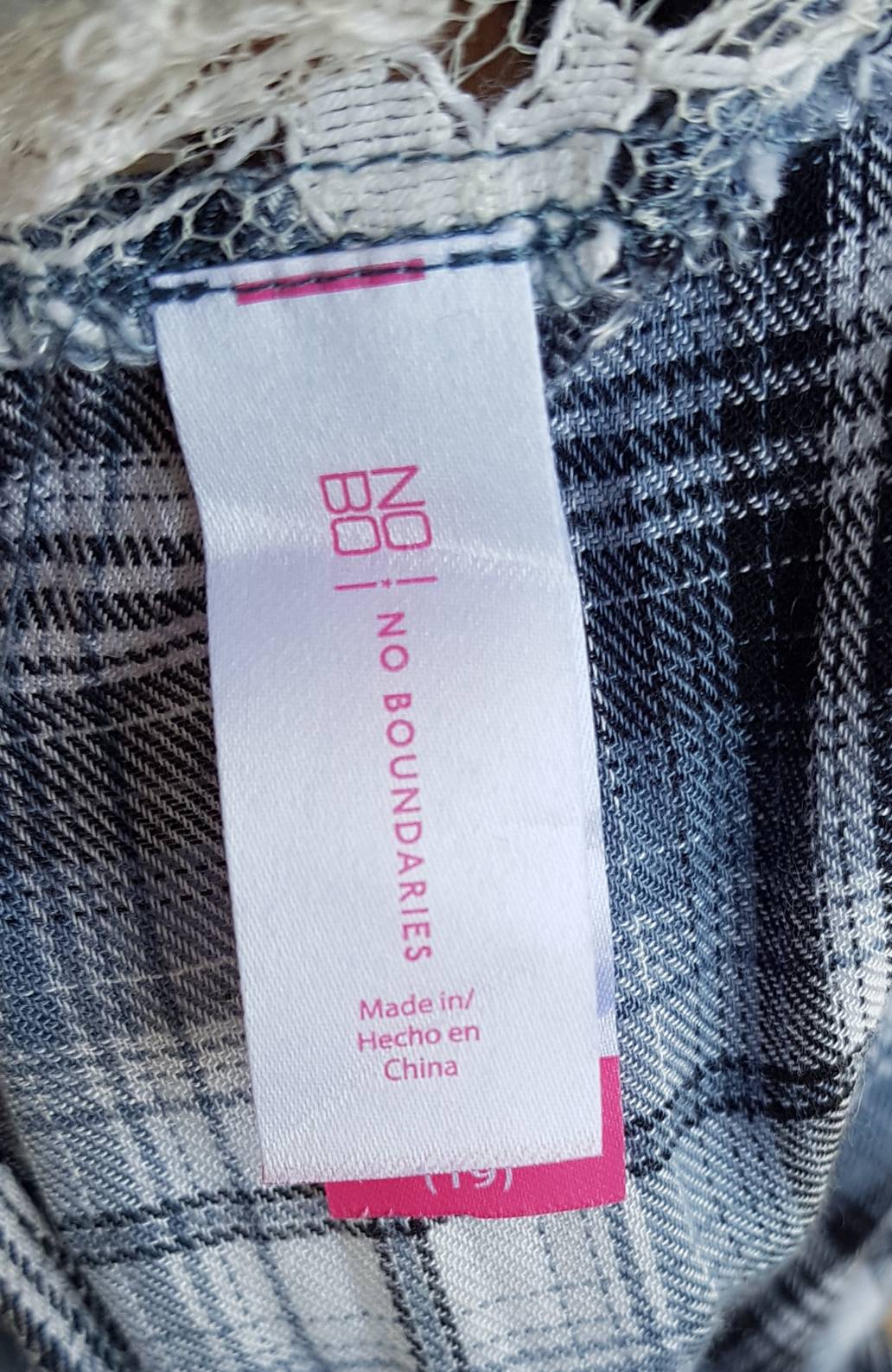 FF03317 เสื้อแฟชั่น ลายสก็อต มือสอง แบรนด์ no boundaries อก free