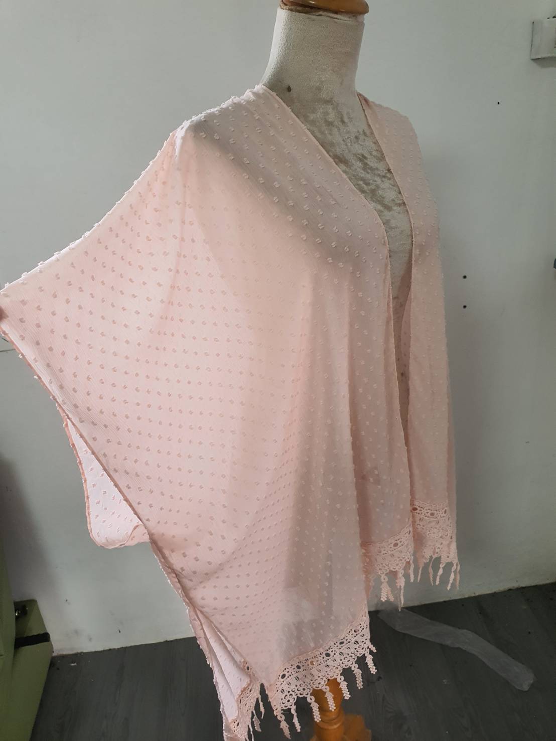 FF05849 เสื้อคลุม ชีฟอง สีโอรส มือสอง อก free