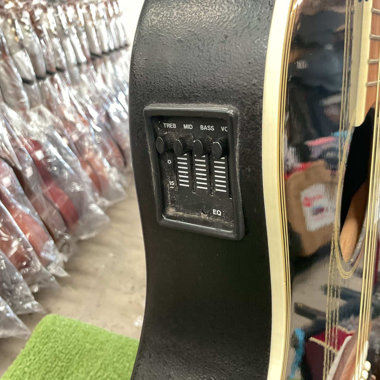 กีต้าร์โปร่งไฟฟ้า Legend : LMB-38